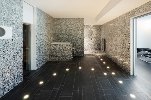 Pose de faïence pour une rénovation de salle de bain Riom